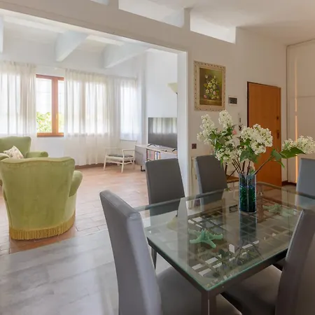 Le Magnolie Dei Marmi *